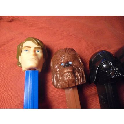 LOT of 8 Loose STAR WARS Feeted PEZ Dispensers! $15.00 or Best Offer!!