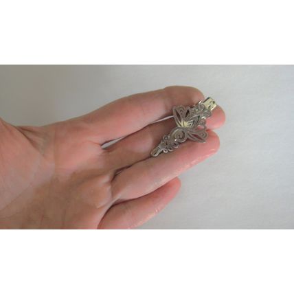 Shiny silver tone metal lotus flower alligator hair claw clip fine hair