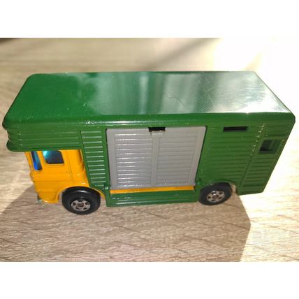Matchbox No17 Horsebox Trucks & replica boxes