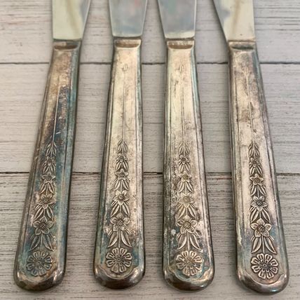 4 Meriden Silverplate Delight Knives Dinner Knife Floral Vintage 50s HTF Set 8.5
