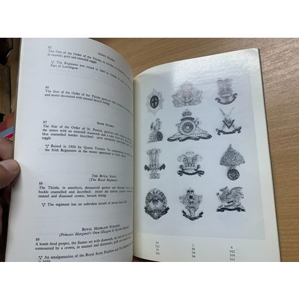 1979 SOTHEBYS JEWELLED BADGES BRITISH ARMED FORCES AUCTION CATALOGUE BOOK (LL)