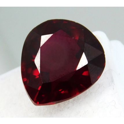 Natural Luxurious Red Rhodolite Garnet 6.80 Ct Pear Cut Gemstone