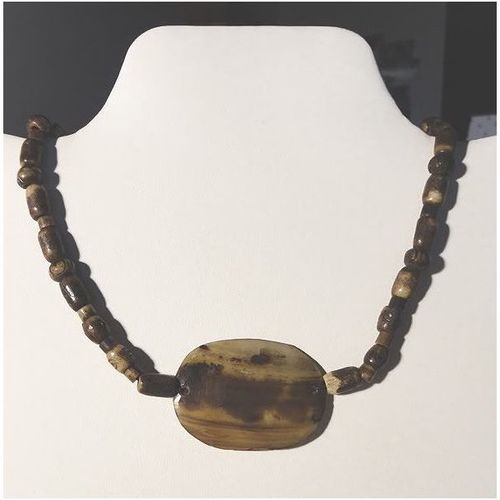 Necklace seashell pendant with glass beads chunky unisex costume fashion jewelry