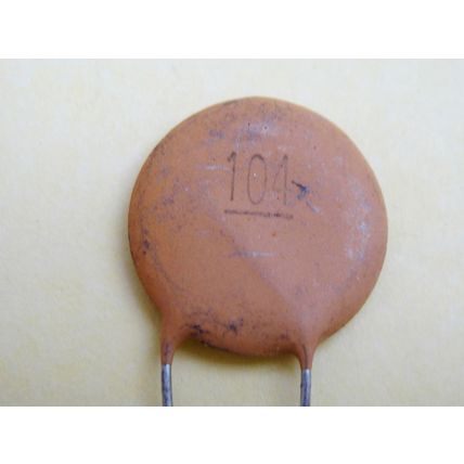 0.1µF 50V, Long Wire Disc Capacitors, Pack of Appx 100 New Old Stock.