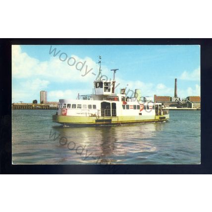 f2447 - Gosport Ferry - Portsmouth Queen - postcard