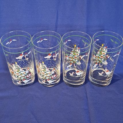 Lot 4 International COUNTRY CHRISTMAS Glass TUMBLERS 10 oz Juice Farm 5 1/2"