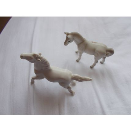 HORSES ONE IS BONE CHINA JAPAN / OTHER NOT SURE (03/08) # # # #