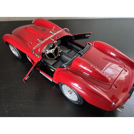 CMC M-071A Ferrari 250 Testa Rossa, 1958 "Pontoon Fender", Signed 1/18 - MINT