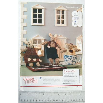 Vintage pattern: bunny family picnic, DK