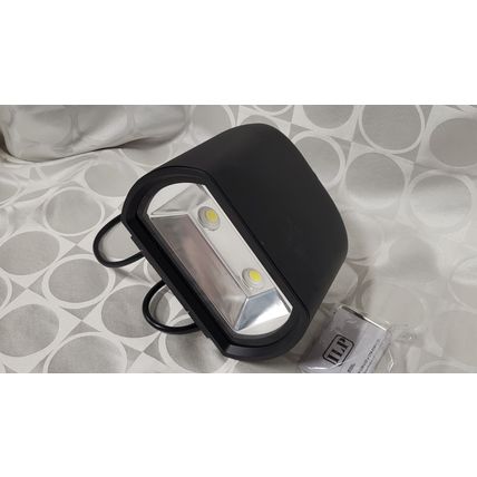 ILP outdoor LED floodlight fixture 52W 6800 lumens 9"x6" 120-277V BLACK