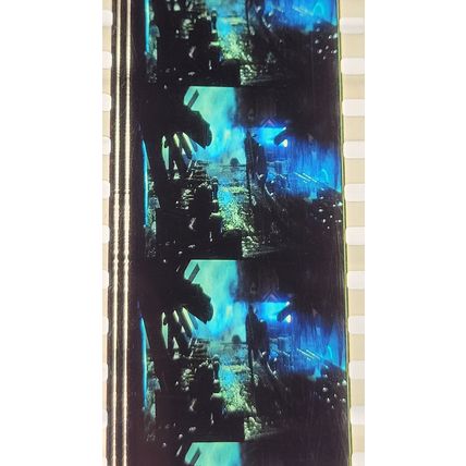Blade Runner Pk X7P - b028B . - 1 STRIP OF 5 - 35MM FILM CELLS