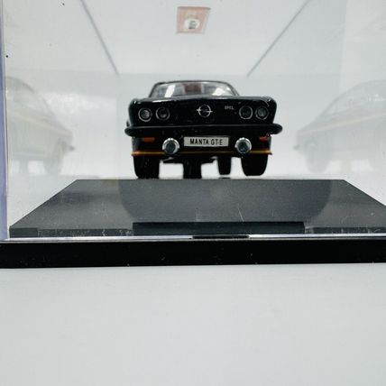 Schuco Opel Manta A GT /E hellgrün 1:43 Acrylic Box Black Car Diecast Vintage