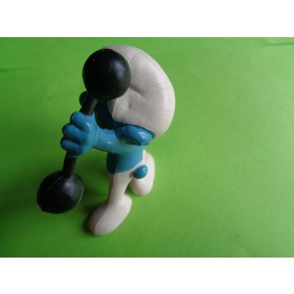 Weightlifter smurf with dumb bell and no top