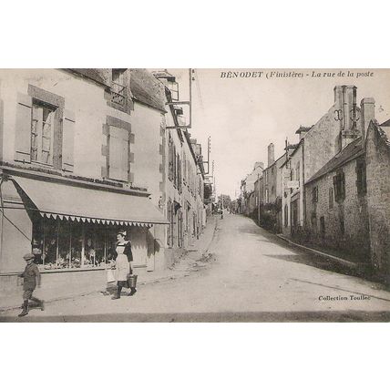29 - Bénodet - la rue de la poste