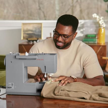 SINGER Heavy Duty 4432 High Speed Sewing Machine with Accessory Kit | Strong Mot