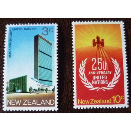 New Zealand 1970 25th Anniversary of United Nations set 2 mint stamps SG938-9