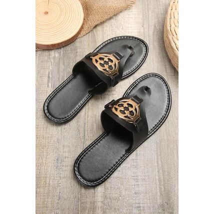 Black Metal Décor Leather Thong Slippers