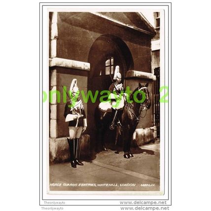 HORSE GUARDS SENTRIES, WHITEHALL, LONDON, ENGLAND, POSTCARD 1951?