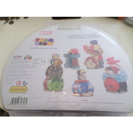 Marvel - Tsum Tsum - 16 Piece Set - Tsumtastic Avengers Gift Set - New / Sealed