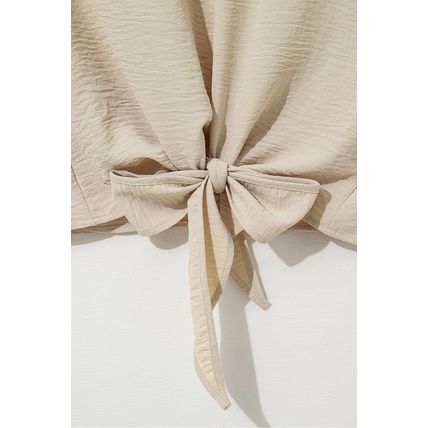 Parchment Solid Color Knotted Hem Short Sleeve Blouse