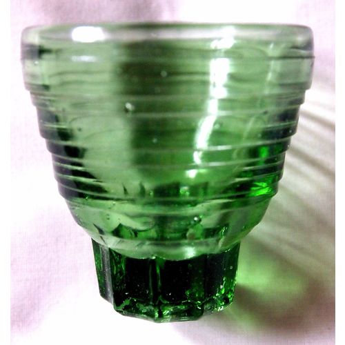 Victorian green cordial glass circa 1870 2.5 ins high