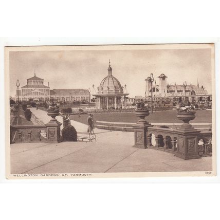 Wellington Gardens Great Yarmouth Postcard Norfolk GT 6069