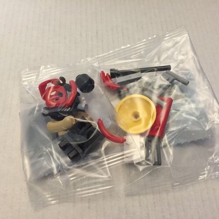 NEW Marvel Holiday Venom Minifigure with Hotdog and Hotdog Cart Mini Set