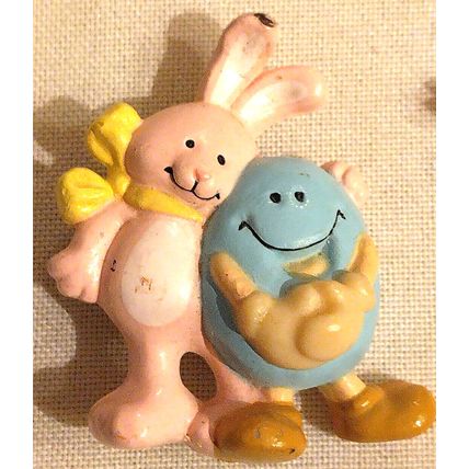 Vintage Easter Bunnies & Daisy Spring Flower Pin Lot of 2 Jacket Coat Pins