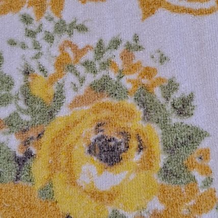 Vintage FLORAL BATH TOWEL Yellow Flowers Cannon? 43" x 24 1/2"
