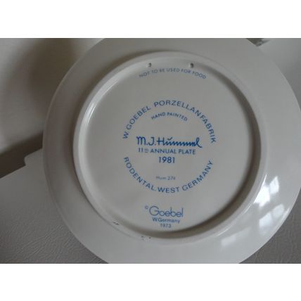 M. I. Hummel - Porcelain Plate - Umbrella Boy 1981 - W. Goebel Porzellan Fabrik
