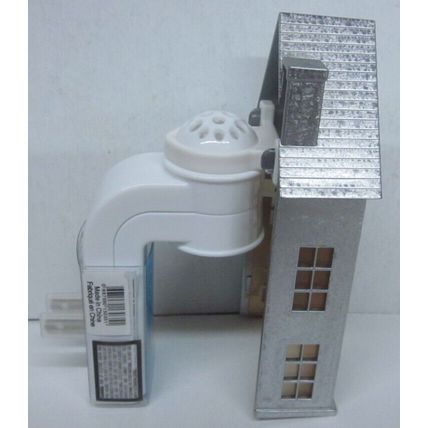 Bath & Body Works Wallflower Diffuser Plug Light Up Silver House