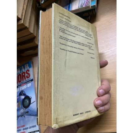 1980 1ST EDITION ROBERT P DAVIS "CONTROL TOWER" FICTION HARDBACK BOOK (P4)