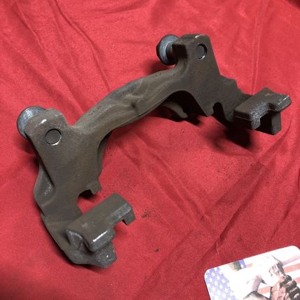 Land Rover LR001014 LR2 Front Brake Caliper Bracket + Hardware Fits Left Right