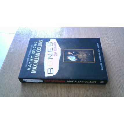 BONES; BURIED DEEP by Max Allan Collins (TV Tie-In Novel) GERMAN EDITION (2008)