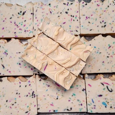 Gentilly Lace - Shea Butter Almond Berry[ ]
