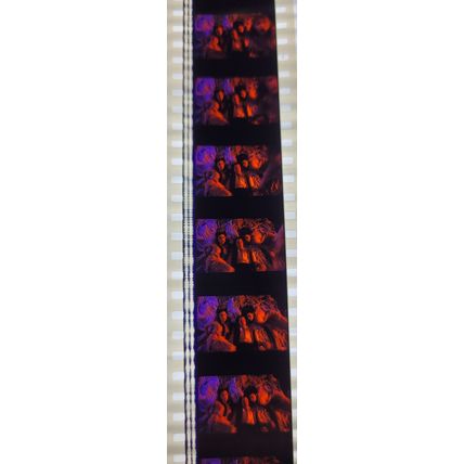 Dracula . Pk RED - A016p . 1 STRIP OF 10 - 35MM FILM CELLS