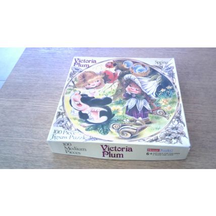 VICTORIA PLUM: SPRING Round Jigsaw Puzzle (100 Piece) Hestair Puzzles (1980)
