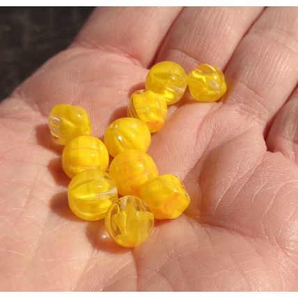 10 Yellow Givre Melon Glass Beads 10mm Ribbed Hint of orange Vintage bd090