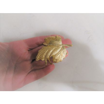 Medium size gold textured metal leaf hair claw clip jaw clip