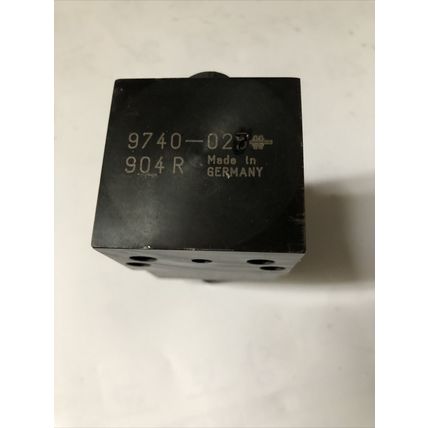 NEW Parker 9740-027-904R Parker 9740-02 904R Hydraulic VALVE,FJ