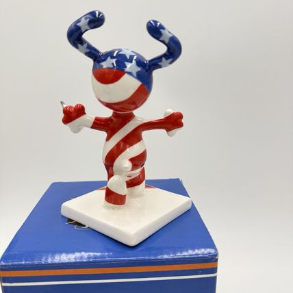 Westland Giftware Peanuts On Parade Snoopy All American Digital Dog Figurine Box