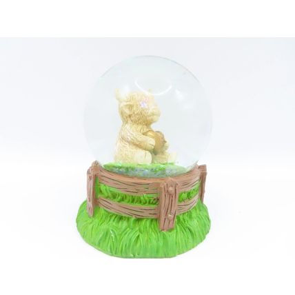 Highland Cow Snow Globe Glitter Holding a Golden Heart 9 CM Gift Home Decor