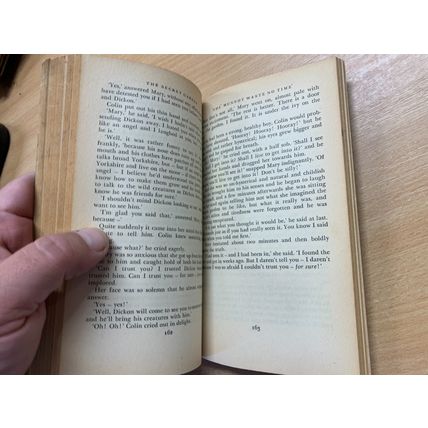 1951 FRANCES HODGSON BURNETT "THE SECRET GARDEN" PENGUIN FICTION PB BOOK (P2)