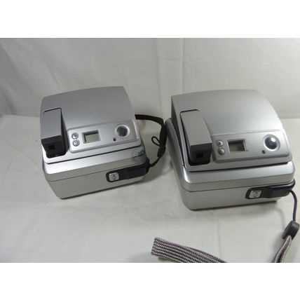 Vintage Polaroid One 600 Instant Film Camera Silver 100mm 2ft Focus Photo WORKS*