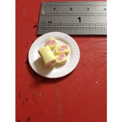 Battenburg Cake & Slices (A) 1:12th Dolls House Miniature