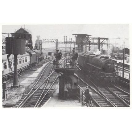Breakdown 46155 Lancer Train Royal Scot Class Train Manchester Station Postcard