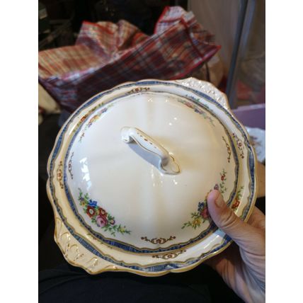 Johnson brothers pareek Lidded Serving Dish