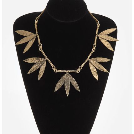 VALENTINO GARAVANI Antique Gold Tone Leaves Necklace (RARE & COLLECTABLE)