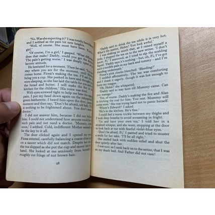 1982 HELEN FORRESTER "LIVERPOOL MISS" AUTOBIOGRAPHY PAPERBACK BOOK (P2)