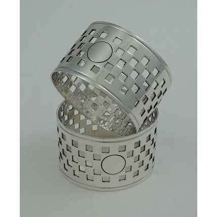 Cased Pair Sterling Napkin Rings, Birmingham 1924, 43mm, total silver 44g.